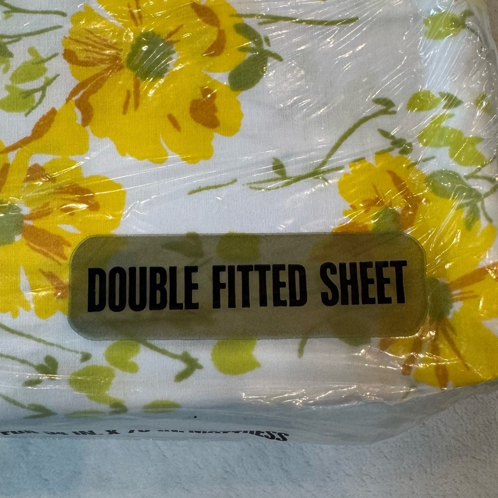 NOS Vintage 70s Yellow Floral Sheet Set by Morgan Jones - Picture 4 of 8